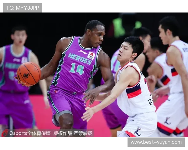 郭士强防守轮转流畅性突出 广州限制山东突破效率显成效 郭士强防守轮转流畅性突出 广州限制山东突破效率显成效